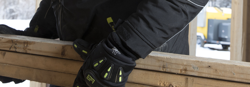 Choose the right fit and level of protection with inset cuffs and adjustable cuff options available with the warmest work jackets from RefrigiWear.